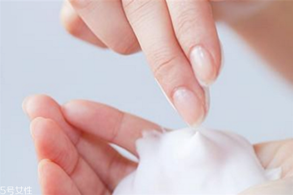 珂润卸妆啫喱要乳化吗 珂润卸妆啫喱成分